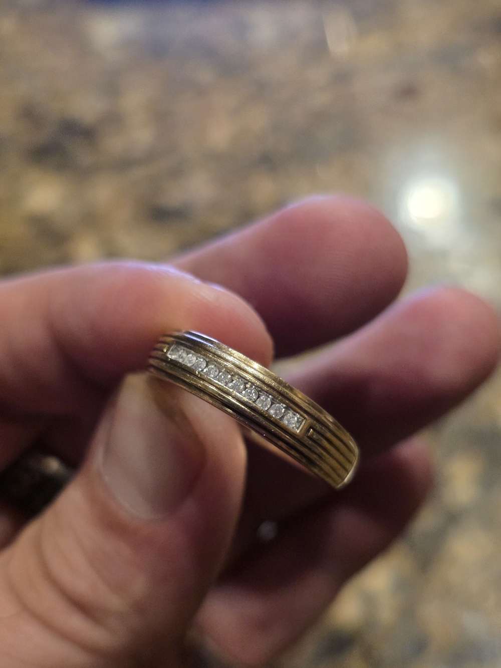 10k Gold Ridged Ring With Diamonds. - Picture 8 of 10